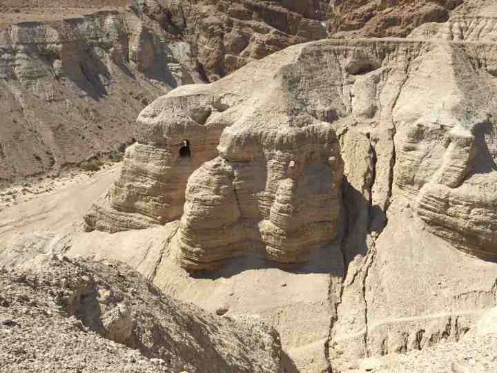 La grotta dei manoscritti a Qumran